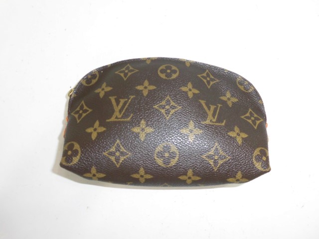 ルイヴィトン　ポーチ