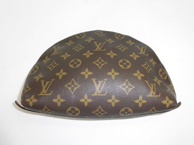 ルイヴィトン　ポーチ