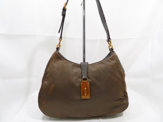 プラダ　バッグ