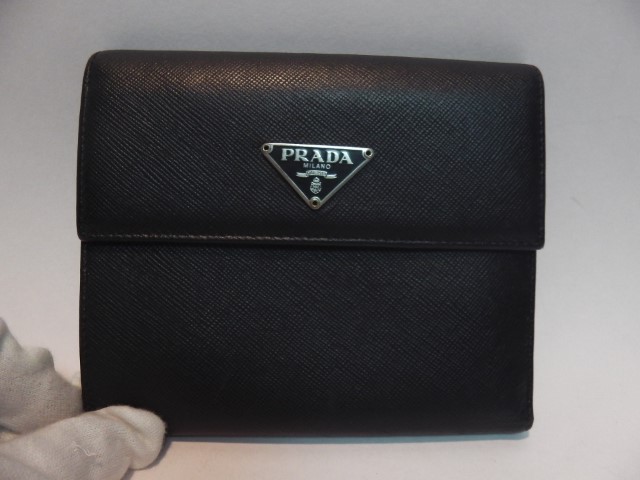 プラダ　財布