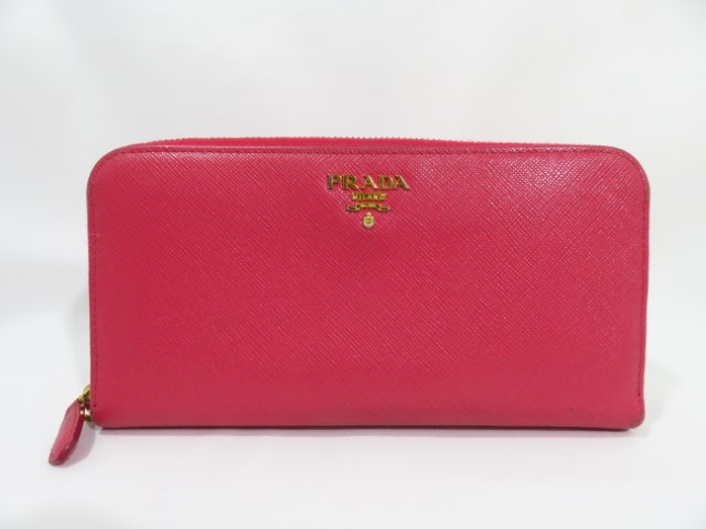 プラダ　財布